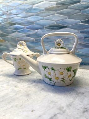 Vintage 60s Metlox Poppytrail Sculptured Daisy Teapot Kettle Sugar Bowl Set MCM